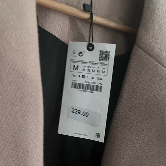 Elegant Tan Women's Coat - Picture 4 of 11